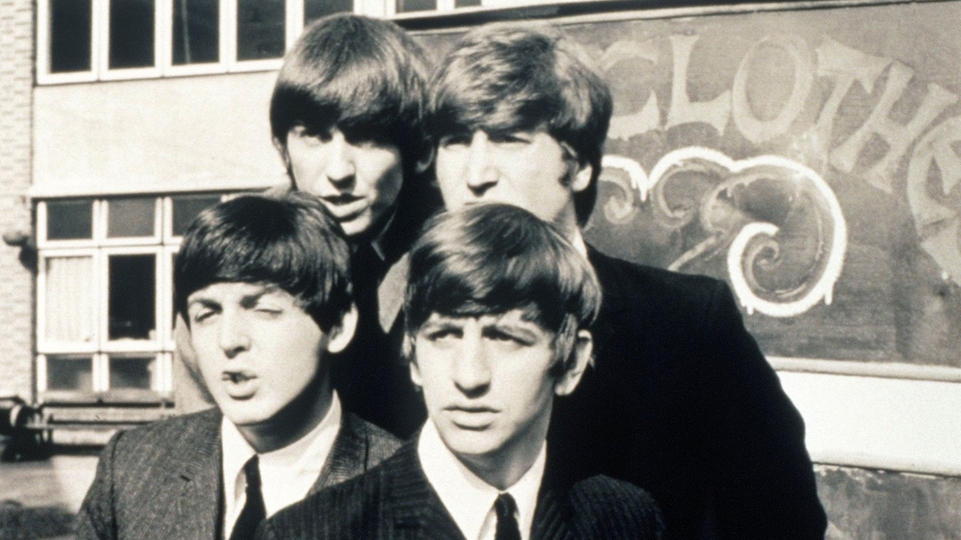 Szenenfoto aus dem "Beatles"-Film "A Hard Day's Night" Szenenfoto aus dem "Beatles"-Film "A Hard Day's Night"