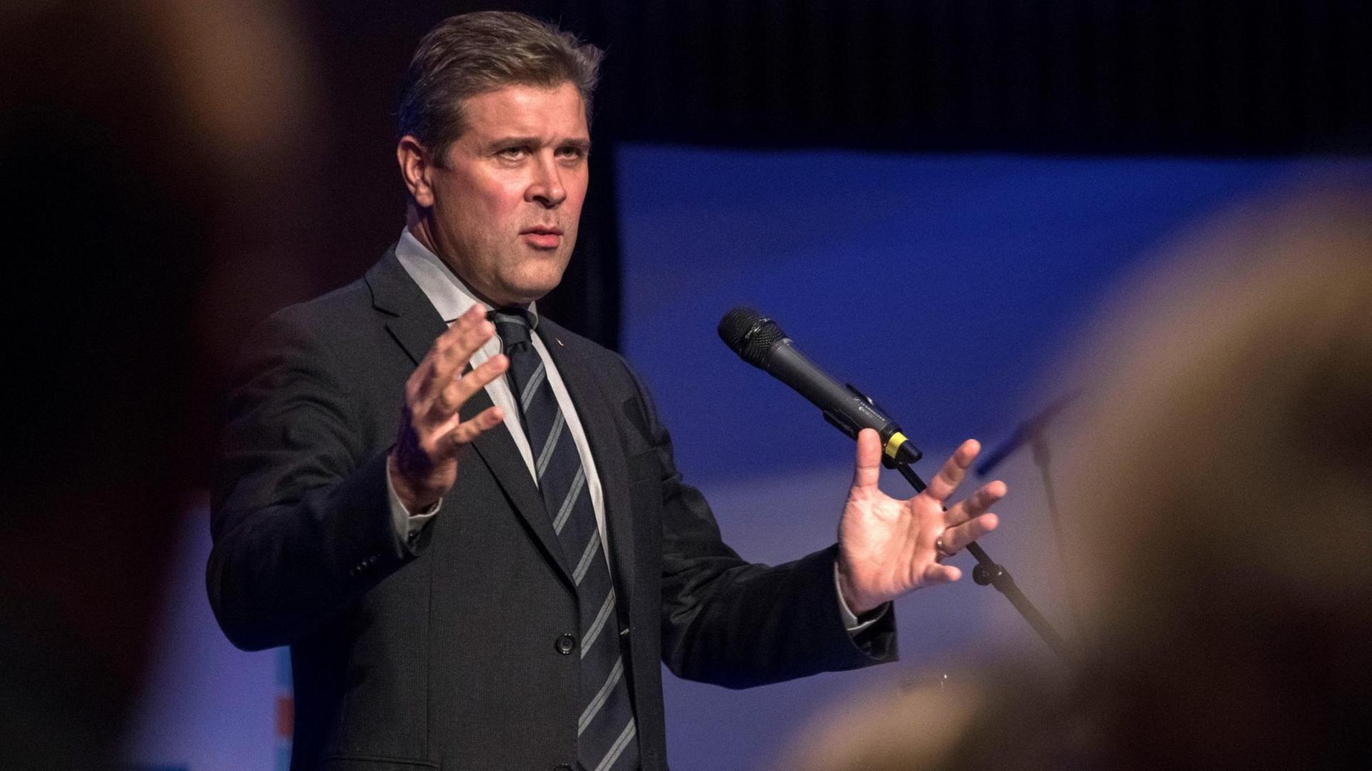 Bjarni Benediktsson, Islands Premierminister und Vorsitzender der Unabhängigkeitspartei auf einer Wahlkampfveranstaltung am 24.10.2017 in Reykjavik Bjarni Benediktsson, Islands Premierminister und Vorsitzender der Unabhängigkeitspartei auf einer Wahlkampfveranstaltung am 24.10.2017 in Reykjavik