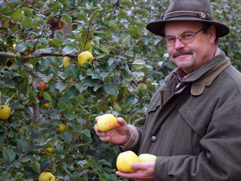 Hilmar Schwärzel, Leiter der einzigen Brandenburger Obstversuchsstation