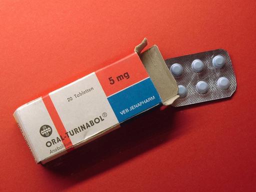 Tablettenpackung der VEB Jenapharm: das Anabolikum - Oral Turinabol. Das im DDR-Leistungssport am häufigsten verwendete Anabolikum.
