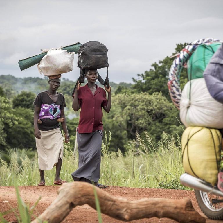 17. Mai 2017: Flüchtllinge überqueren die Grenze vom Südsudan nach Uganda