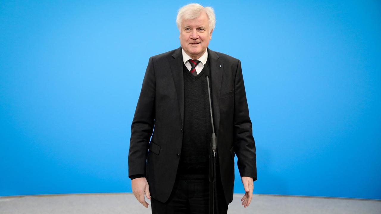 Der CSU-Vorsitzende und Bayerns Ministerpräsident Horst Seehofer (CSU) spricht 26.01.2018 in Berlin im Konrad-Adenauer-Haus zum Beginn der Koalitionsverhandlungen
