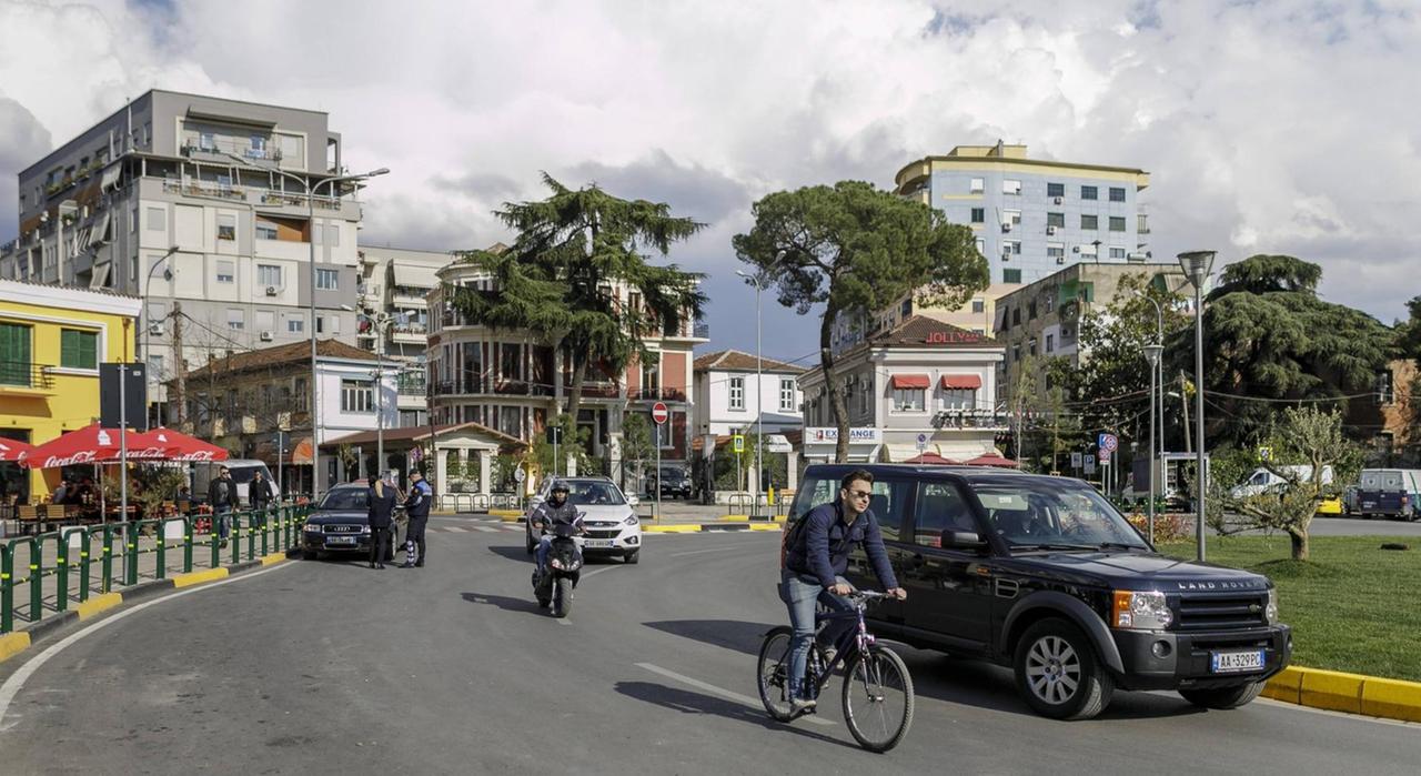 Straßenszene in Tirana, Hauptstadt von Albanien