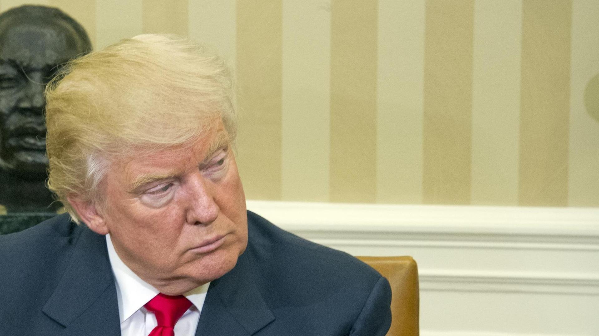 Donald Trump bei seinem ersten Besuch bei Amtsinhaber Barack Obama im Weißen Haus Donald Trump bei seinem ersten Besuch bei Amtsinhaber Barack Obama im Weißen Haus