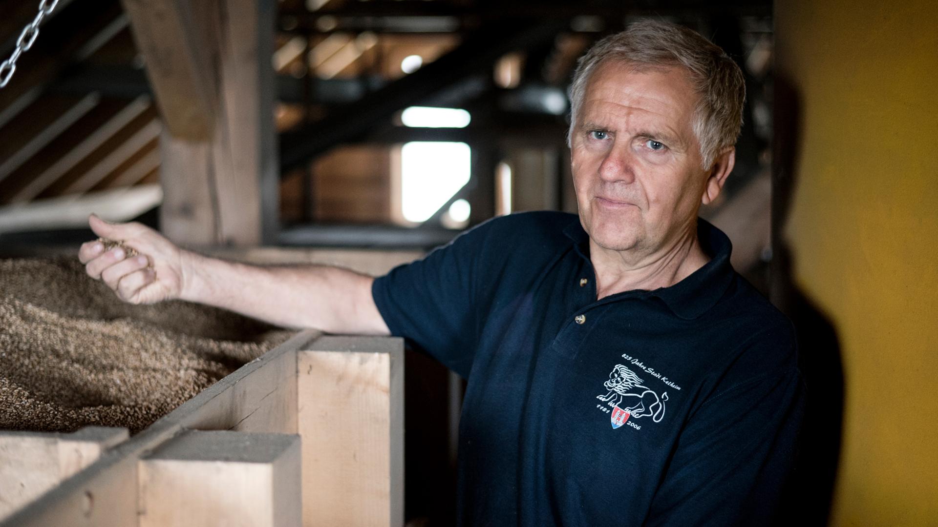 Franz Aunkofer, Bio-Landwirt und -Schweinemäster aus Herrnsaal bei Kelheim in Niederbayern Franz Aunkofer, Bio-Landwirt und -Schweinemäster aus Herrnsaal bei Kelheim in Niederbayern