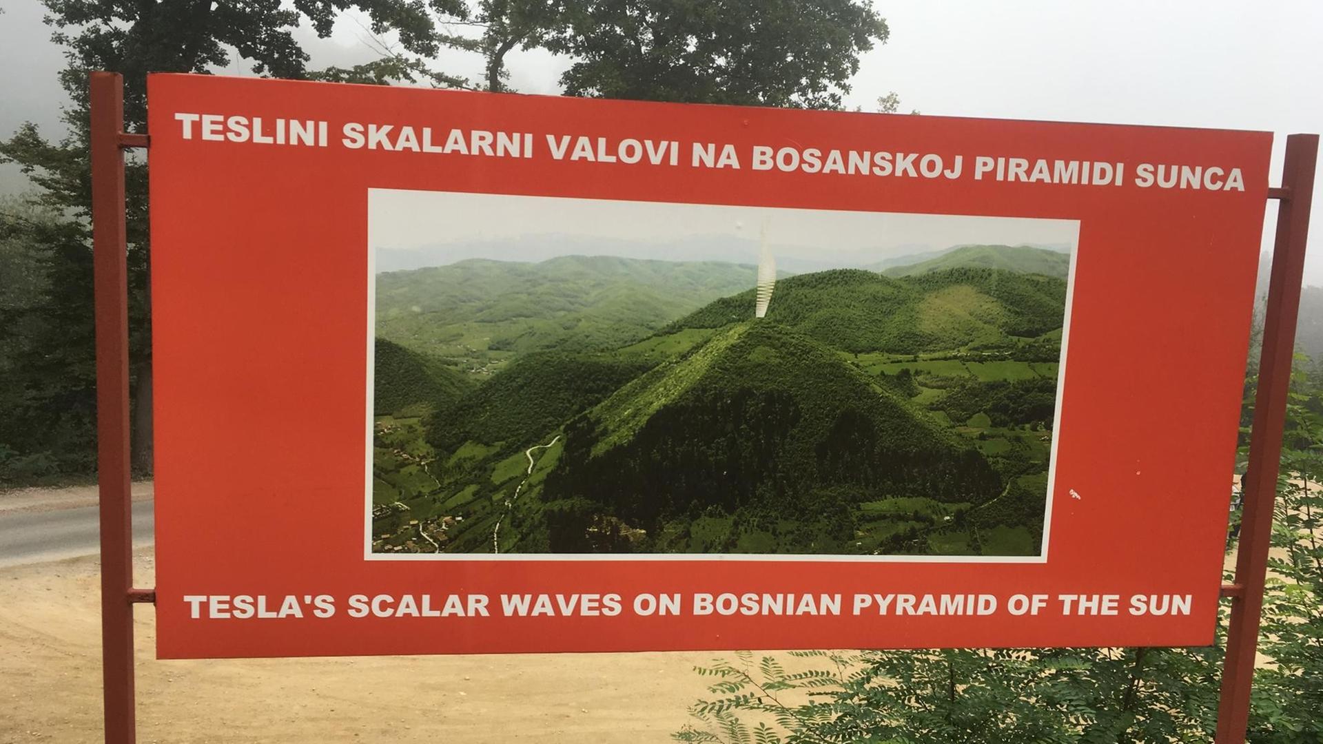 Unweit der Stadt Visoko in Bosnien und Herzegowina sollen sich mehrere Pyramiden befinden. Unweit der Stadt Visoko in Bosnien und Herzegowina sollen sich mehrere Pyramiden befinden.