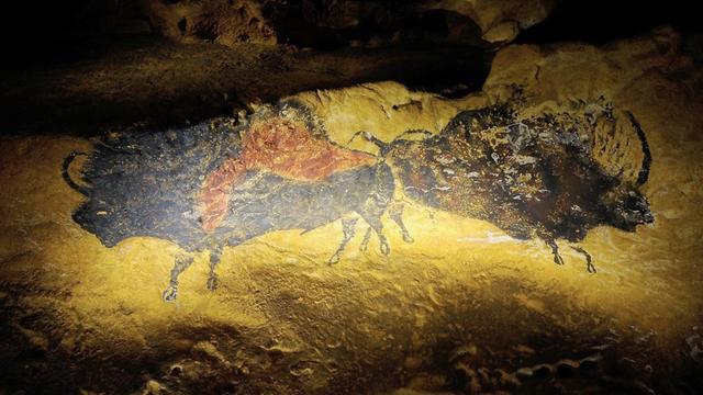 Rekonstruktion der Höhlenmalereien in der Lascaux Höhle in Frankreich. Sie zeigt vermutlich Steppenbisons.