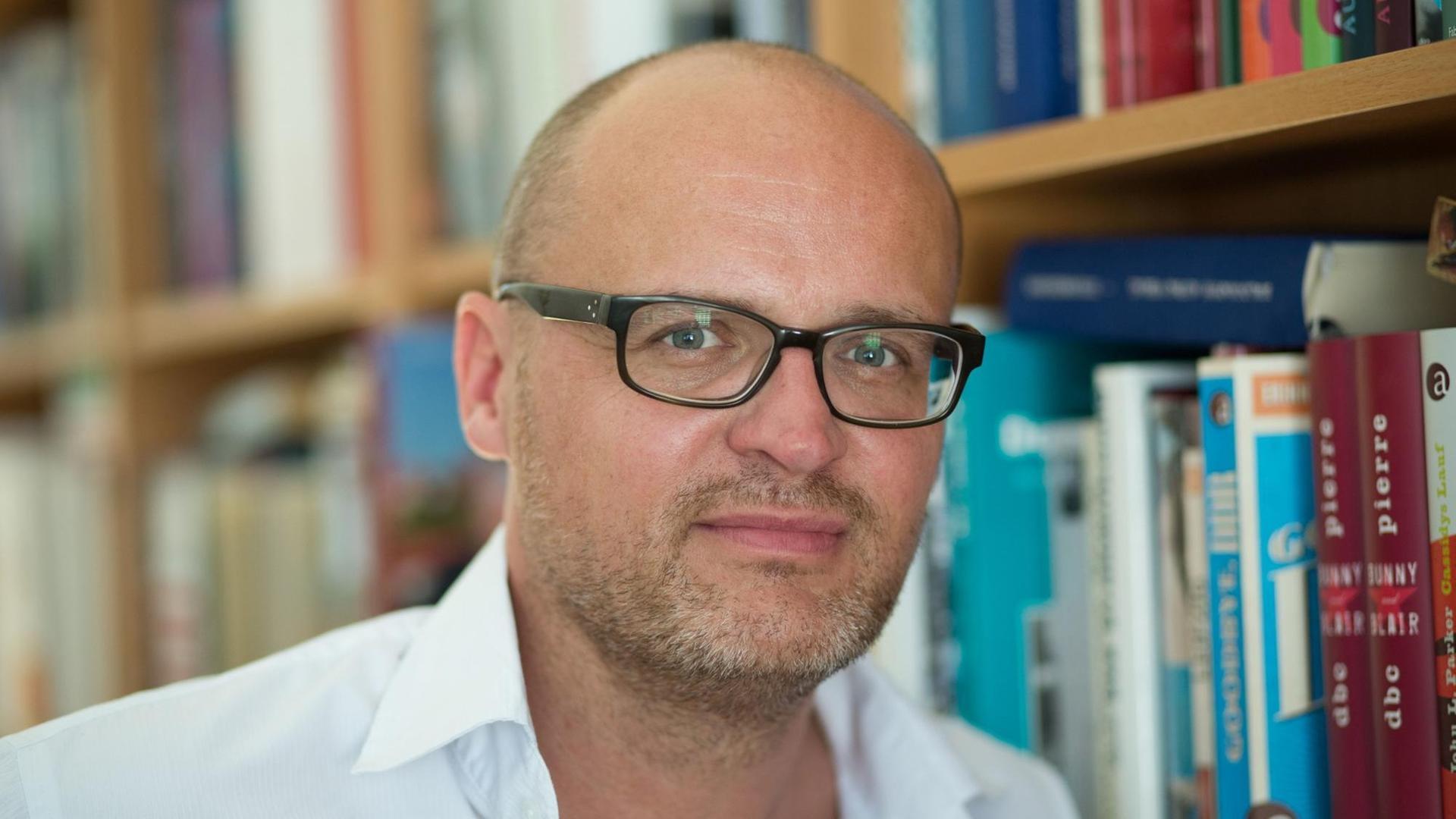 Gunnar Cynybulk, aufgenommen anlässlich des 70-jährigen Bestehen des Aufbau-Verlags am 04.08.2015 in Berlin. Gunnar Cynybulk, aufgenommen anlässlich des 70-jährigen Bestehen des Aufbau-Verlags am 04.08.2015 in Berlin.
