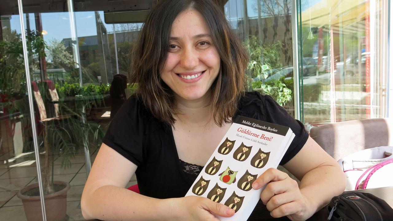 Die türkische Soziologin Melike Boylan hat ein Buch über die Satireszene der Türkei geschrieben. Die türkische Soziologin Melike Boylan hat ein Buch über die Satireszene der Türkei geschrieben.
