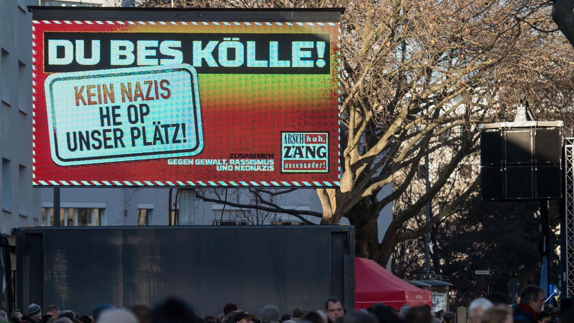 Demonstranten auf der "Du bes Kölle - Kein Nazis he op unser Plätz" Demonstration. Demonstranten auf der "Du bes Kölle - Kein Nazis he op unser Plätz" Demonstration.
