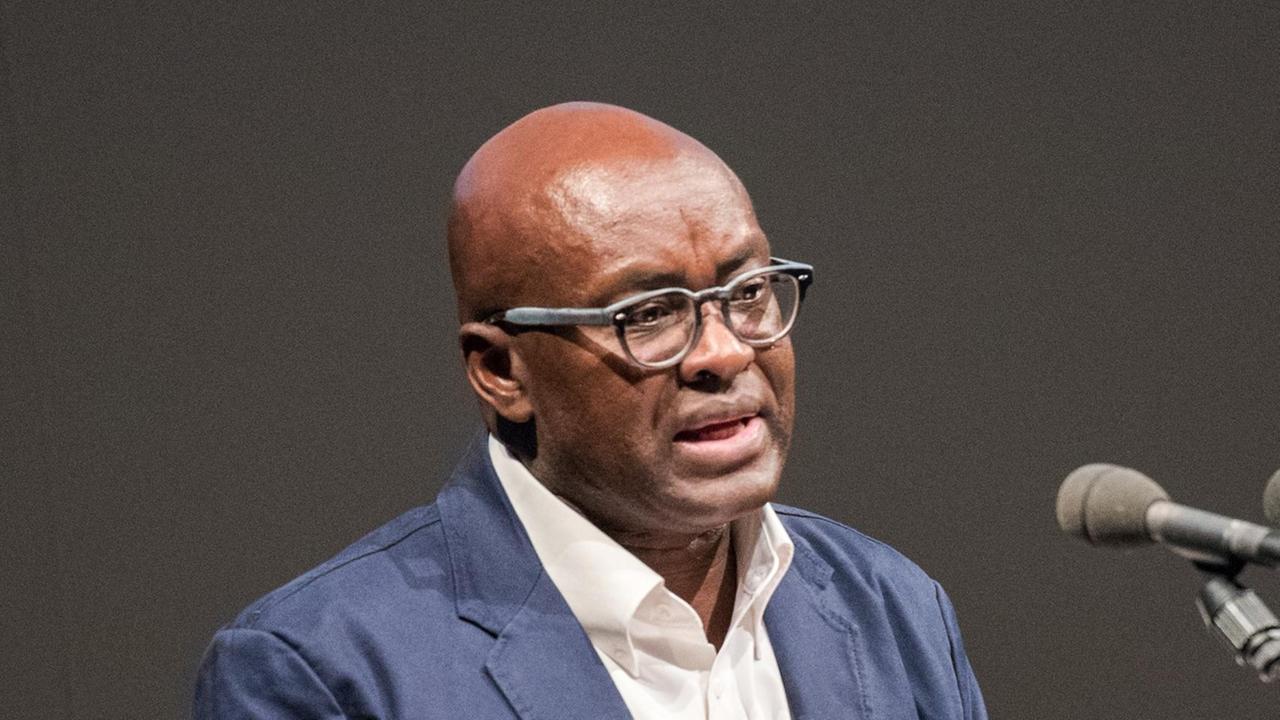Der kamerunische Historiker und Philosoph Achille Mbembe. Der kamerunische Historiker und Philosoph Achille Mbembe.