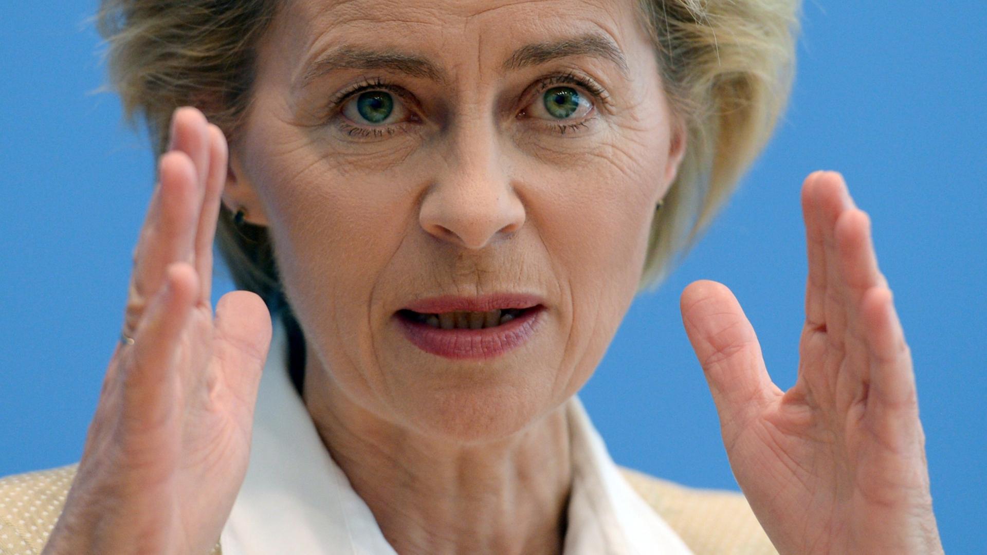 Ursula von der Leyen will gezielt um Fachpersonal für die Bundswehr werben Ursula von der Leyen will gezielt um Fachpersonal für die Bundswehr werben