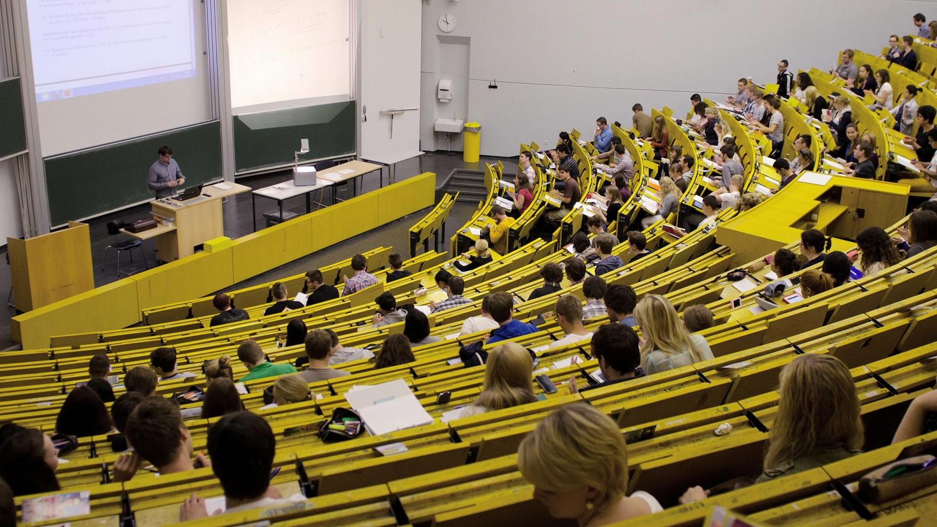 Jura-Studierende in Bochum Jura-Studierende in Bochum