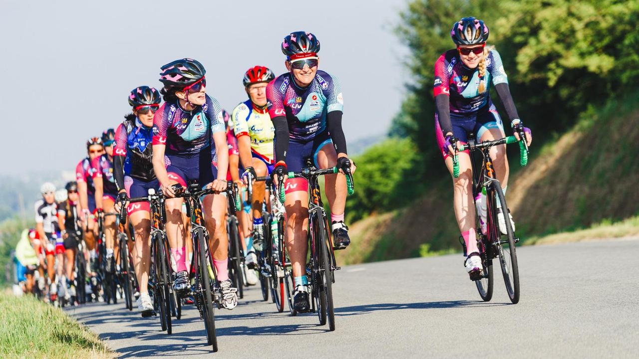 Die Gruppe der Radsportlerinnen Die Gruppe der Radsportlerinnen