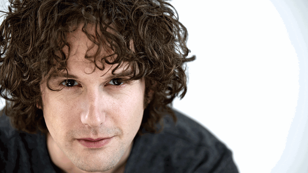 Der Dirigent Nicholas Collon Der Dirigent Nicholas Collon