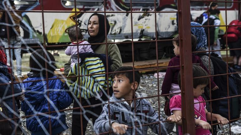 Flüchtlinge an der mazedonisch-griechischen Grenze Flüchtlinge an der mazedonisch-griechischen Grenze