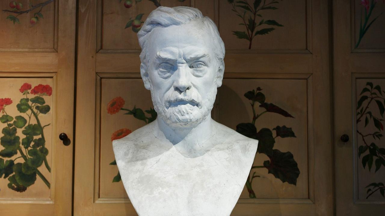 Büste von Louis Pasteur im Pasteur-Haus in Arbois. Büste von Louis Pasteur im Pasteur-Haus in Arbois.