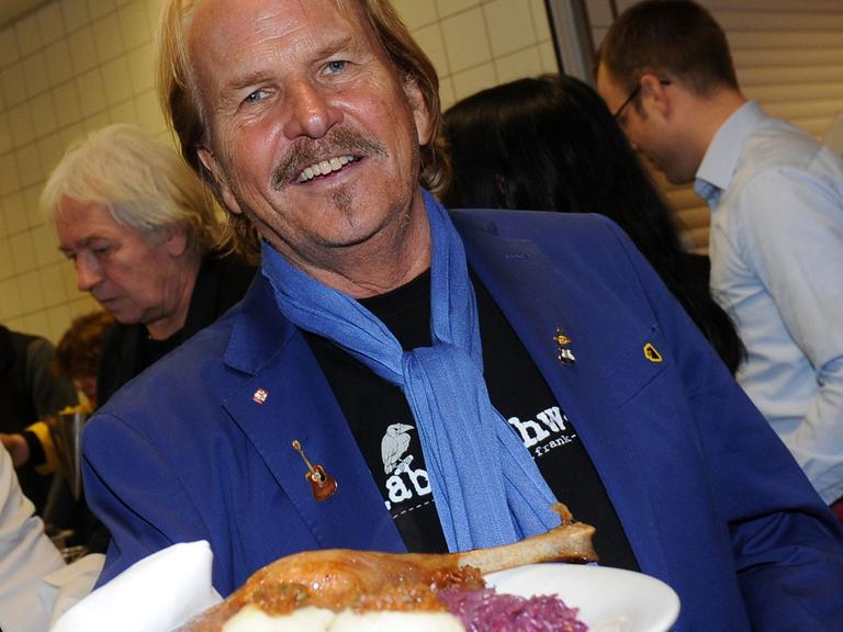 Sänger Frank Zander während seines traditionellen Weihnachtsessens 2013 in Berlin.