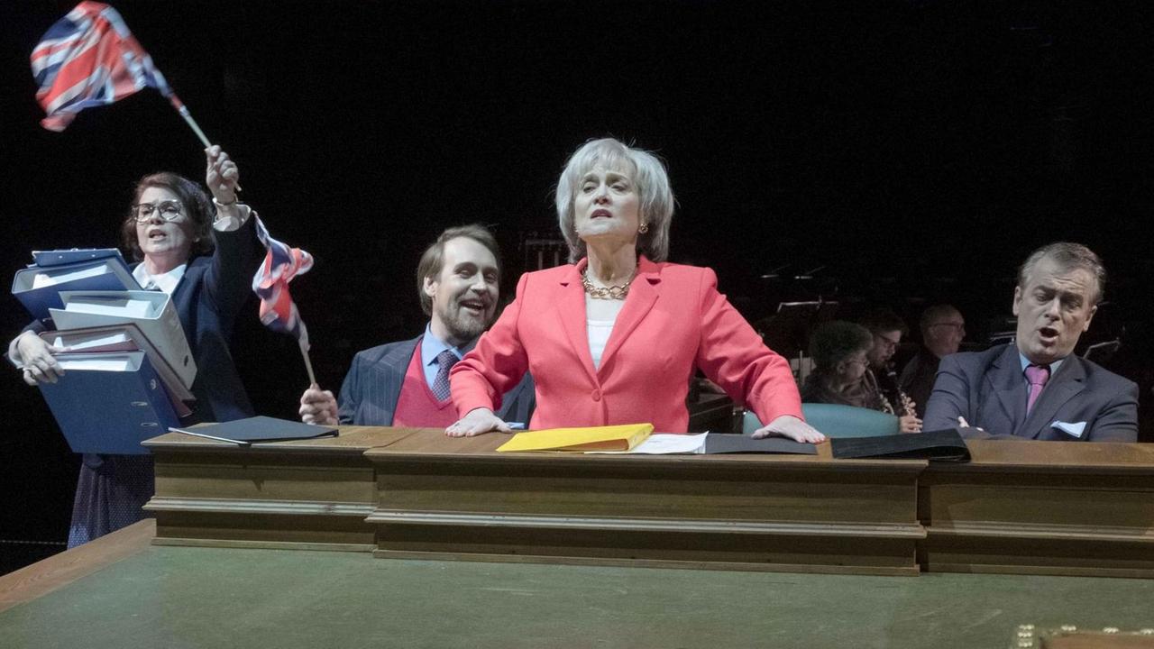 ////////////////////////////////////////////////////////// Let’s Stop Brexit - Keep Calm and Drink Tea (Uraufführung) Heiter-satirische Musikrevue von Ulrich Proschka Musik: Arthur Sullivan; Text: Ulrich Proschka Musikalisches Arrangement: Martin Brenne Theresa May, britische Premierministerin / Ms. Cripps, Bedienung im Pub The Hot PlotDebra Hays (3) Mabel Stanley, Assistentin von Theresa May Gabriela Kuhn (1) Henry Crowfield, MP, Abgeordneter des Unterhauses Markus Heinrich (4) Matthew Plainbrooke, MP, Abgeordneter des Unterhauses Matthias Wippich (2) Statisterie Mitglieder der Niederrheinischen Sinfoniker Musikalische Leitung Yorgos Ziavras Inszenierung Ulrich Proschka Bühnenbild und Kostüme Christine Knoll Dramaturgie Andreas Wendholz ////////////////////////////////////////////////////////// Let’s Stop Brexit - Keep Calm and Drink Tea (Uraufführung) Heiter-satirische Musikrevue von Ulrich Proschka Musik: Arthur Sullivan; Text: Ulrich Proschka Musikalisches Arrangement: Martin Brenne Theresa May, britische Premierministerin / Ms. Cripps, Bedienung im Pub The Hot PlotDebra Hays (3) Mabel Stanley, Assistentin von Theresa May Gabriela Kuhn (1) Henry Crowfield, MP, Abgeordneter des Unterhauses Markus Heinrich (4) Matthew Plainbrooke, MP, Abgeordneter des Unterhauses Matthias Wippich (2) Statisterie Mitglieder der Niederrheinischen Sinfoniker Musikalische Leitung Yorgos Ziavras Inszenierung Ulrich Proschka Bühnenbild und Kostüme Christine Knoll Dramaturgie Andreas Wendholz