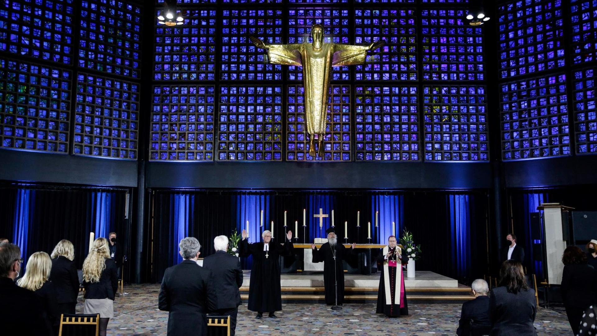 Ökumenischer Gottesdienst in der Berliner Gedächtniskirche. Ökumenischer Gottesdienst in der Berliner Gedächtniskirche.