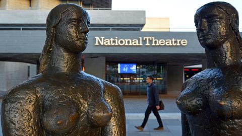 Das Royal National Theatre in London ist eines der drei prominentesten Theaterbühnen in Großbritannien.