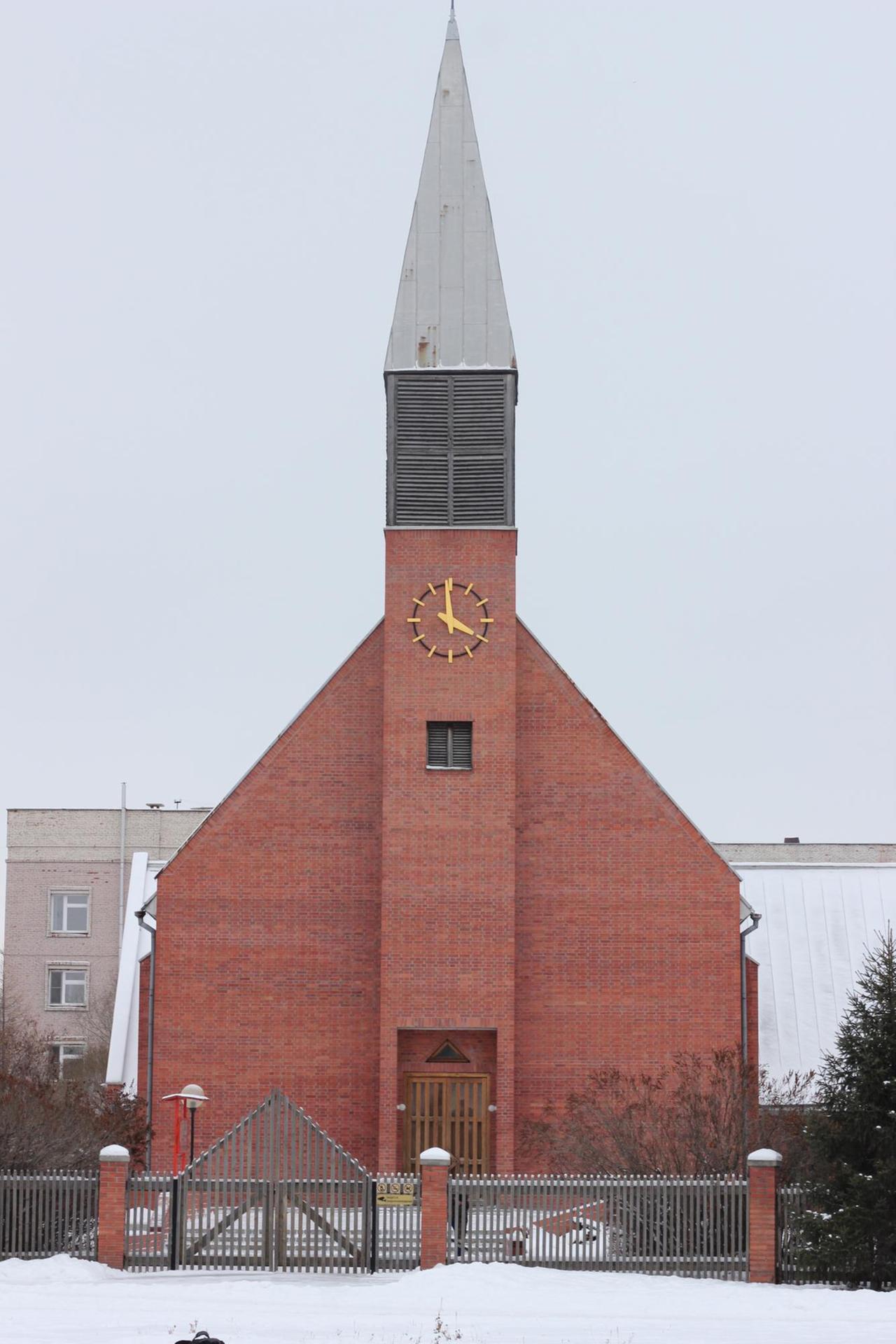 Die evangelisch-lutherische Christuskirche von Omsk Die evangelisch-lutherische Christuskirche von Omsk