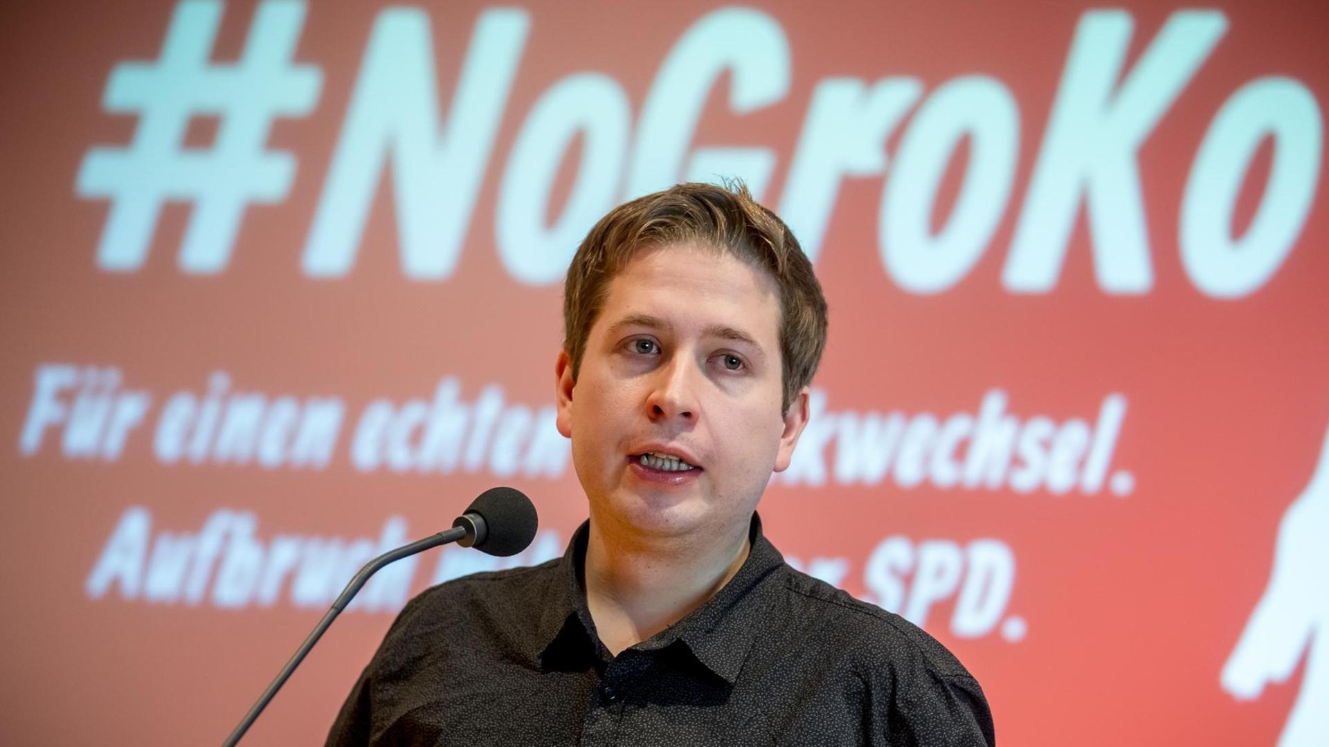 Der Juso-Bundesvorsitzende Kevin Kühnert spricht am 18.01.2018 während einer Pressekonferenz der JUSOS im Willy-Brandt-Haus in Berlin Der Juso-Bundesvorsitzende Kevin Kühnert spricht am 18.01.2018 während einer Pressekonferenz der JUSOS im Willy-Brandt-Haus in Berlin