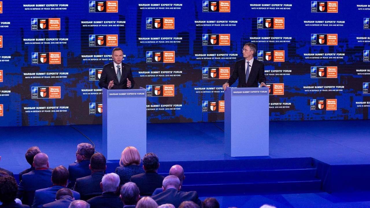 Polens Präsident Andrzej Duda und Nato-Generalsekretär Jens Stoltenberg in Warschau Polens Präsident Andrzej Duda und Nato-Generalsekretär Jens Stoltenberg in Warschau