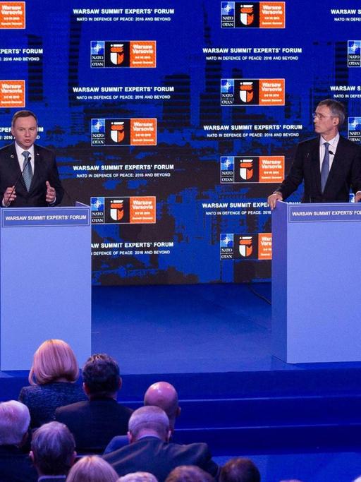 Polens Präsident Andrzej Duda und Nato-Generalsekretär Jens Stoltenberg in Warschau