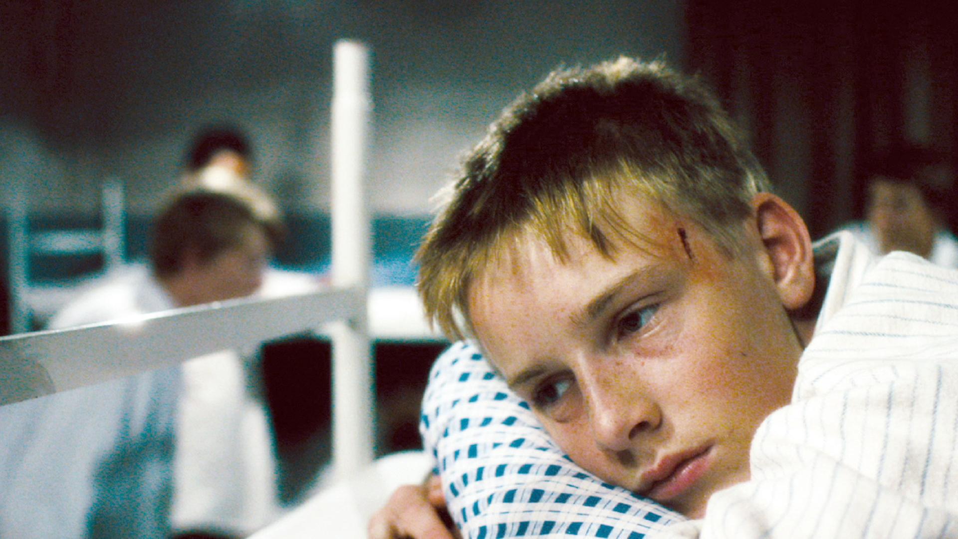 Der rebellische Wolfgang (Louis Hofmann) in einer Szene des Kinofilms "Freistatt" Der rebellische Wolfgang (Louis Hofmann) in einer Szene des Kinofilms "Freistatt"