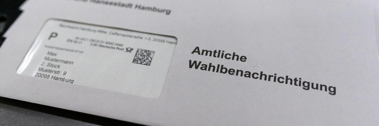 Ein Brief mit dem Aufdruck "Amtliche Wahlbenachrichtigung" Ein Brief mit dem Aufdruck "Amtliche Wahlbenachrichtigung"