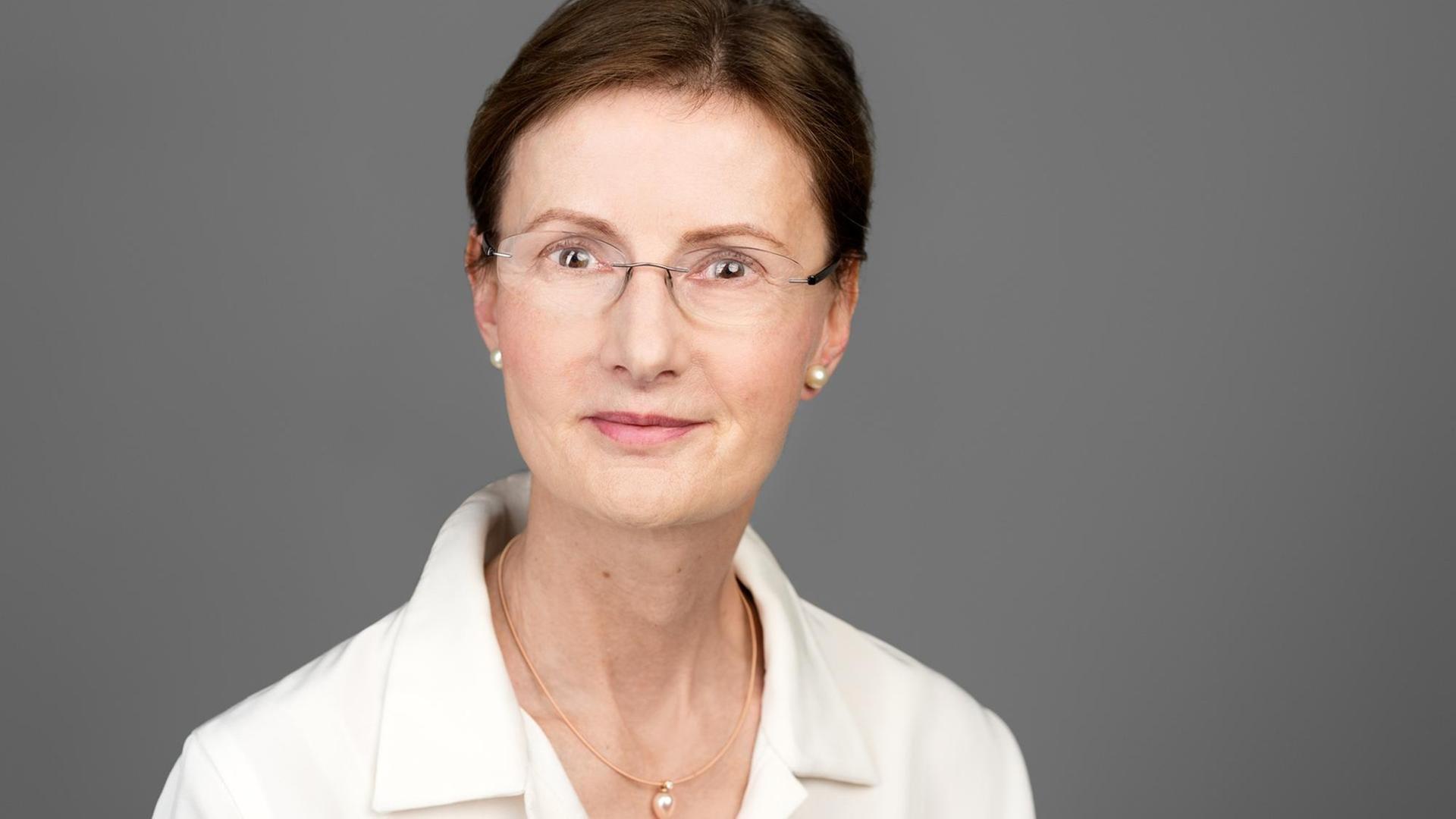 Prof. Dr. Dorothea Wendebourg ist Kirchenhistorikerin am Lehrstuhl für Kirchengeschichte mit Schwerpunkt Mittlere und Neuere Kirchengeschichte/ Reformationsgeschichte an der Humboldt-Universität Berlin.