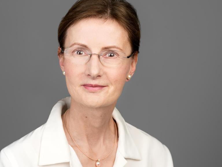 Prof. Dr. Dorothea Wendebourg ist Kirchenhistorikerin am Lehrstuhl für Kirchengeschichte mit Schwerpunkt Mittlere und Neuere Kirchengeschichte/ Reformationsgeschichte an der Humboldt-Universität Berlin.