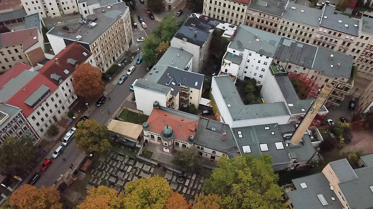 Luftaufnahme der jüdische Synagoge in Halle Saale Luftaufnahme der jüdische Synagoge in Halle Saale