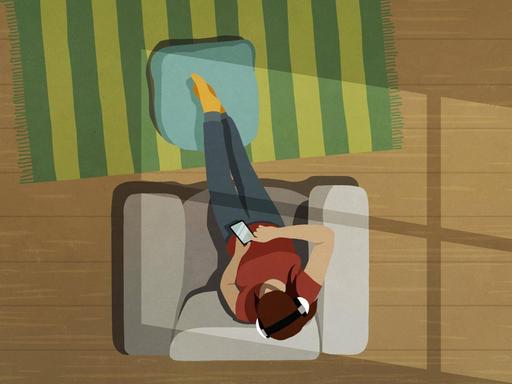 Illustration: Vogelperspektive auf eine Person, die auf einem Sofa liegt und Kopfhörer aufhat.