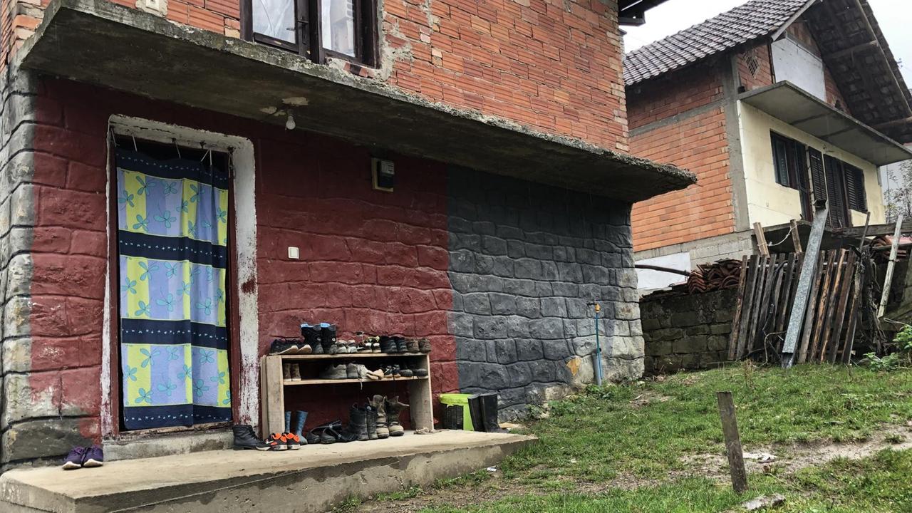 Ein Hauseingang im Wahabiten-Dorf Ein Hauseingang im Wahabiten-Dorf