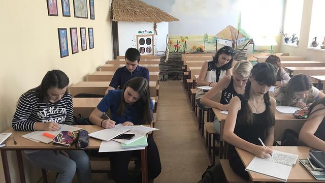 Studenten am Lehrstuhl für Ukrainistik der Universität von Simferopol