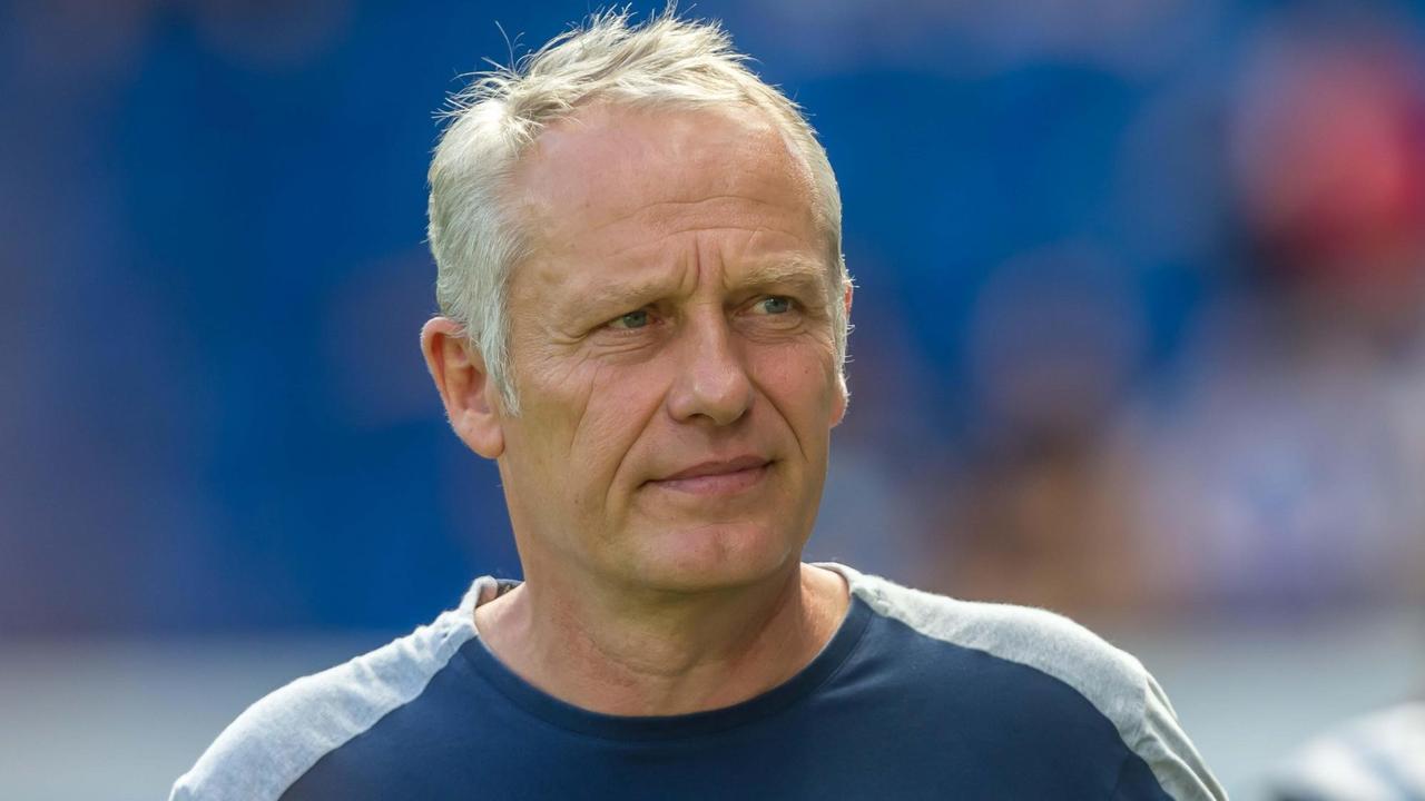 Sinsheim, Germany 15.09.2019, 1.Bundesliga, TSG 1899 Hoffenheim vs. SC Freiburg, 4.Spieltag, Trainer Christian Streich (SCF) Schaut, looks on, ( Sinsheim ProZero Arena Baden Wuerttemberg Germany eu-images-09-541-026326 *** Sinsheim, Germany 15 09 2019, 1 Bundesliga, TSG 1899 Hoffenheim vs SC Freiburg, 4 Matchday, Coach Christian Streich SCF Schaut, looks on, Sinsheim ProZero Arena Baden Wuerttemberg Germany eu images 09 541 026326 eu-images-541 DFL REGULATIONS PROHIBIT ANY USE OF PHOTOGRAPHS AS IMAGE SEQUENCES AND/OR QUASI-VIDEO. Sinsheim, Germany 15.09.2019, 1.Bundesliga, TSG 1899 Hoffenheim vs. SC Freiburg, 4.Spieltag, Trainer Christian Streich (SCF) Schaut, looks on, ( Sinsheim ProZero Arena Baden Wuerttemberg Germany eu-images-09-541-026326 *** Sinsheim, Germany 15 09 2019, 1 Bundesliga, TSG 1899 Hoffenheim vs SC Freiburg, 4 Matchday, Coach Christian Streich SCF Schaut, looks on, Sinsheim ProZero Arena Baden Wuerttemberg Germany eu images 09 541 026326 eu-images-541 DFL REGULATIONS PROHIBIT ANY USE OF PHOTOGRAPHS AS IMAGE SEQUENCES AND/OR QUASI-VIDEO.