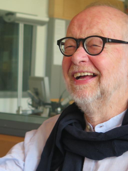 Jürgen Flimm, Intendant der Berliner Staatsoper, zu Gast im Studio von Deutschlandradio Kultur.