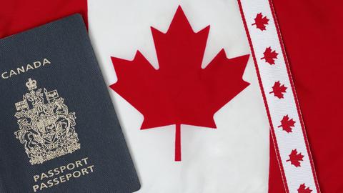Kanada, Pass, Ausweis, Flagge, Fahne, Migration, Einwanderung, Immigranten, Zuwanderung, Einwanderungsgesetz Kanada, Pass, Ausweis, Flagge, Fahne, Migration, Einwanderung, Immigranten, Zuwanderung, Einwanderungsgesetz
