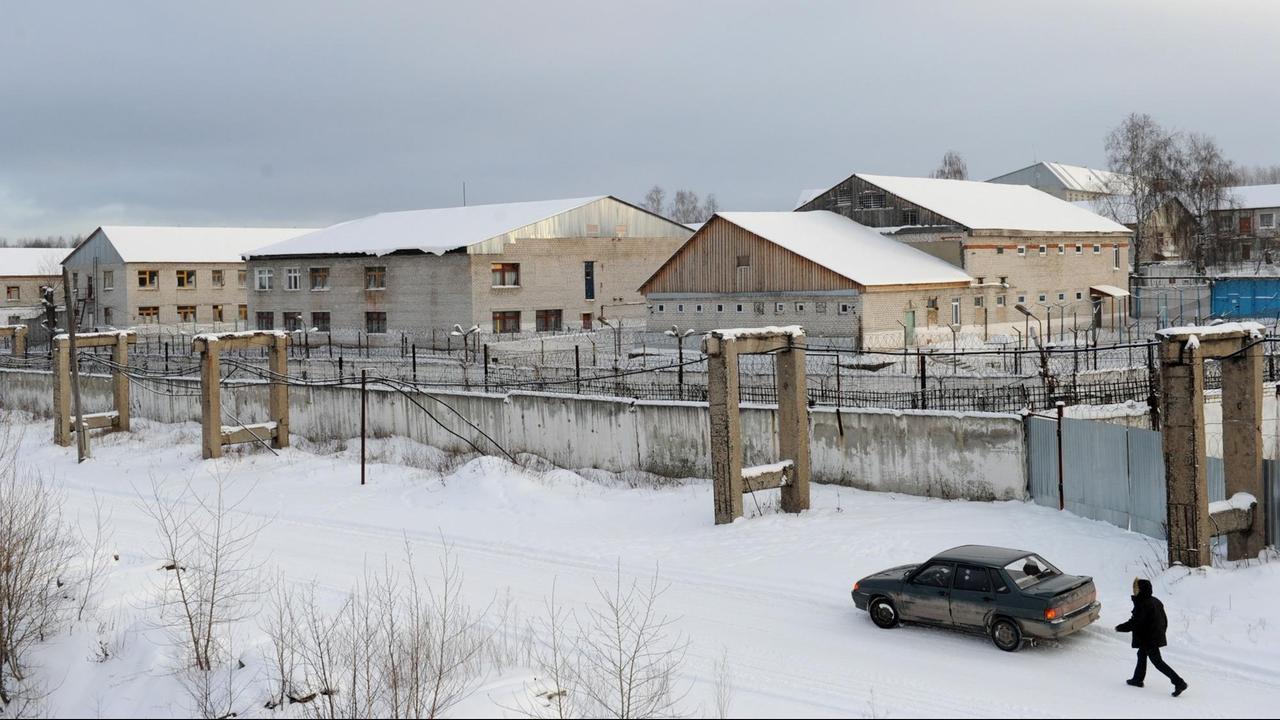 Alltag In Russischen Strafkolonien - Doppelstockbetten Und Keine Dusche