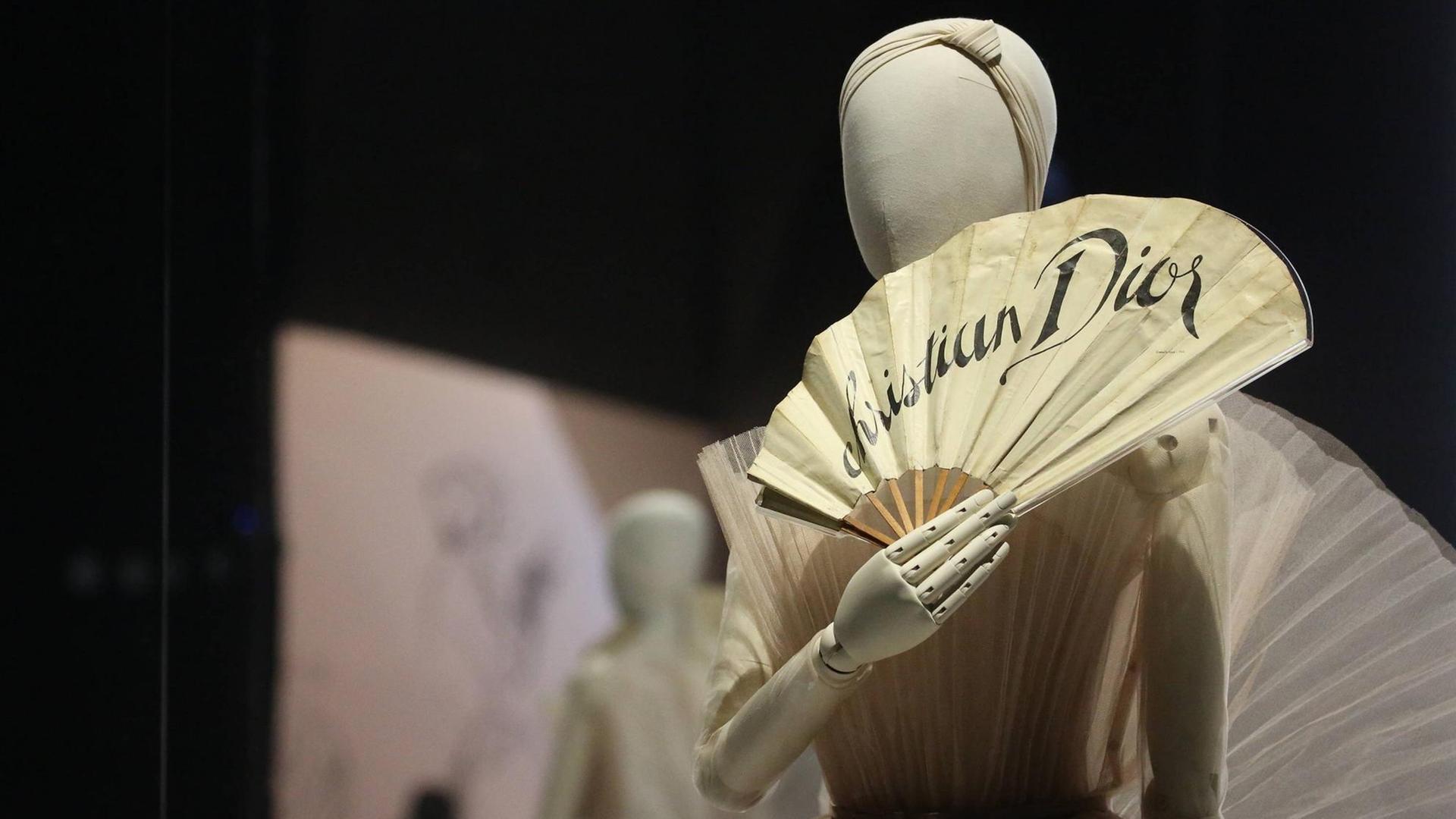 Dior Ausstellung im Londoner Victoria & Albert Museum, London 2019 Dior Ausstellung im Londoner Victoria & Albert Museum, London 2019