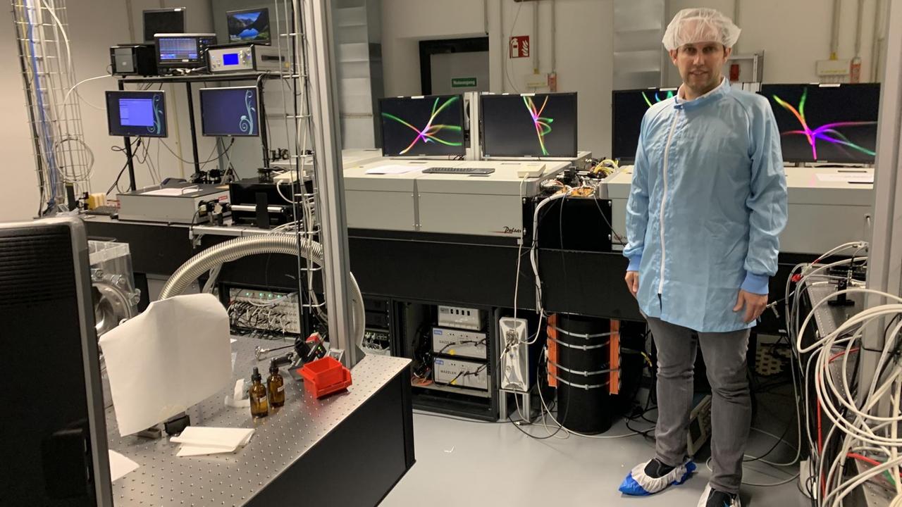 Jens Osterhoff steht im neuen Labor am Desy Hamburg Jens Osterhoff steht im neuen Labor am Desy Hamburg