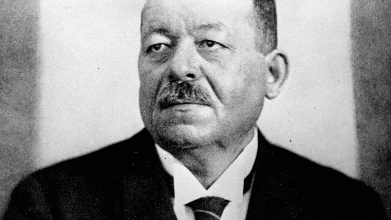 Porträt von Friedrich Ebert (SPD) am 19. November 1918.