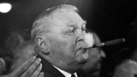 Bundeskanzler Ludwig Erhard (CDU) am 12.07.1964 auf dem Parteitag der CSU in München.