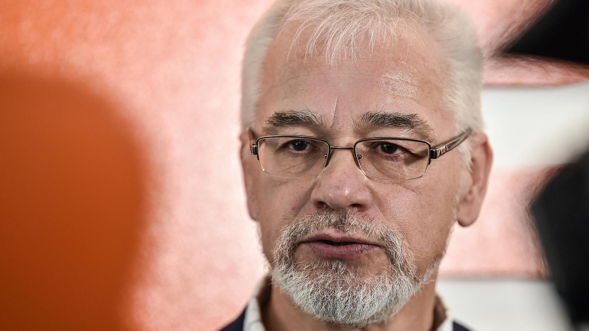 Der Korrespondent des Tagesspiegels während einer Pressekonferenz in Istanbul, im Studio des ZDF am 10. März 2019 vor seiner Ausreise Der Korrespondent des Tagesspiegels während einer Pressekonferenz in Istanbul, im Studio des ZDF am 10. März 2019 vor seiner Ausreise