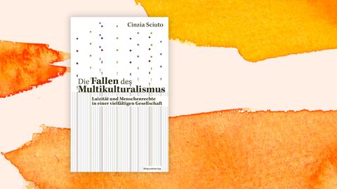 Das Buchcover von Cinzia Sciutos "Die Fallen des Multikulturalismus" ist auf einem grafischen Hintergrund abgebildet.