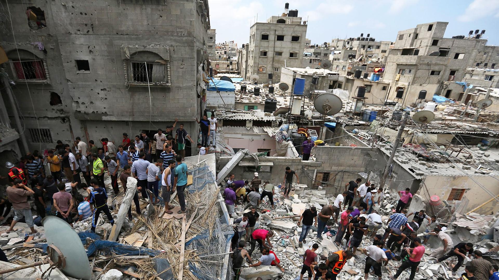 Ein zerstörtes Haus in Gaza Stadt nach einem israelischen Luftangriff am 4. August 2014. Ein zerstörtes Haus in Gaza Stadt nach einem israelischen Luftangriff am 4. August 2014.
