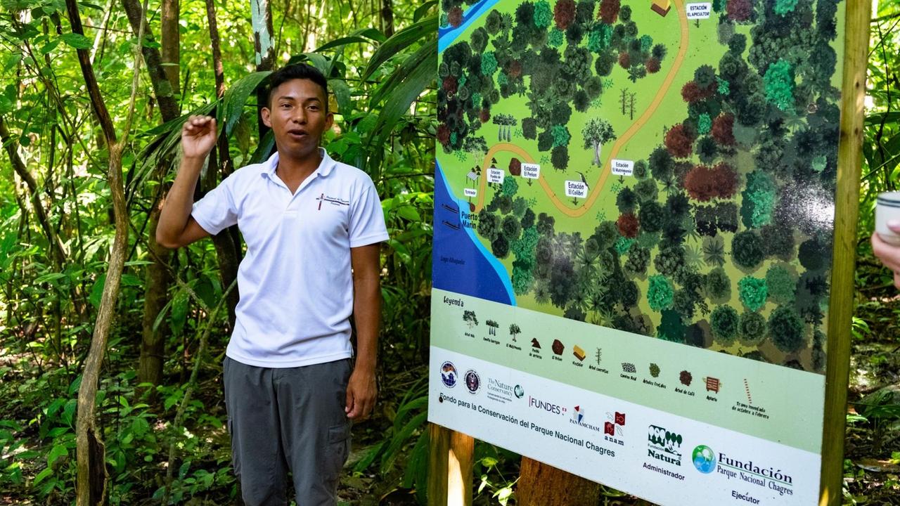 Mit sanftem Tourismus versuchen die Bewohner am See Alajuela in Panama, Gäste zu begeistern und so ihr Einkommen aufzubessern. Auch Jorge Muñoz will den Ökotourismus fördern. Mit sanftem Tourismus versuchen die Bewohner am See Alajuela in Panama, Gäste zu begeistern und so ihr Einkommen aufzubessern. Auch Jorge Muñoz will den Ökotourismus fördern.