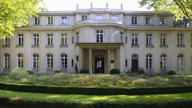Villa, Haus der Wannseekonferenz am 20. Januar 1942 zur Endlösung der Judenfrage, Am grossen Wannsee, Berlin, Zehlendorf.